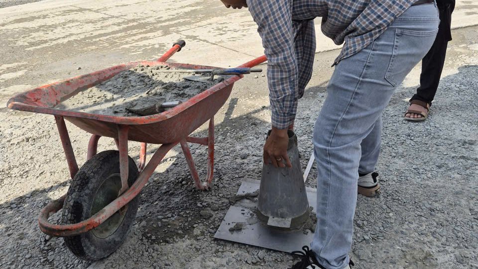 Hỗn hợp bê tông - Phương pháp xác định độ sụt